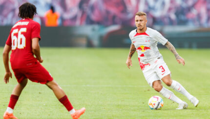 Trent Alexander-Arnold playing for Liverpool in 2022
